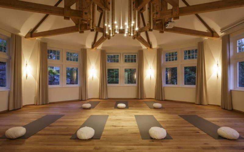 Wellnesshotel-Diedrich-Yoga-Meditation-768x443
